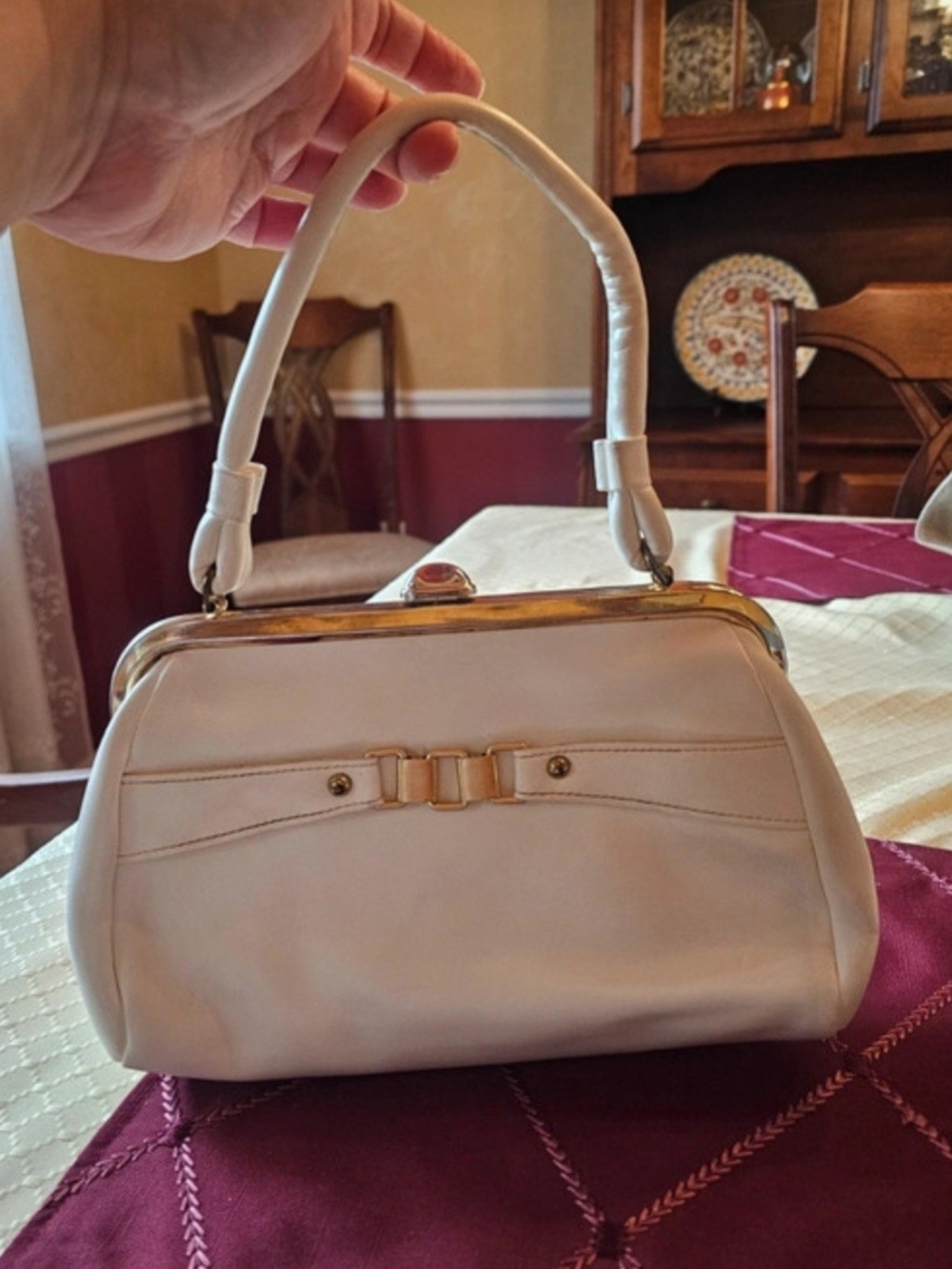 Classic Cream Bow-Accent Frame Handbag - Unbranded